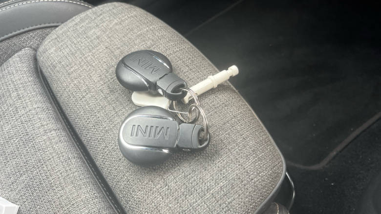 MINI Hatchback 135kW Cooper S Level 2 33kWh 3dr Auto Electric Hatchback